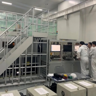 国内首台基于DPSS激光器的OLED剥离设备研发成功